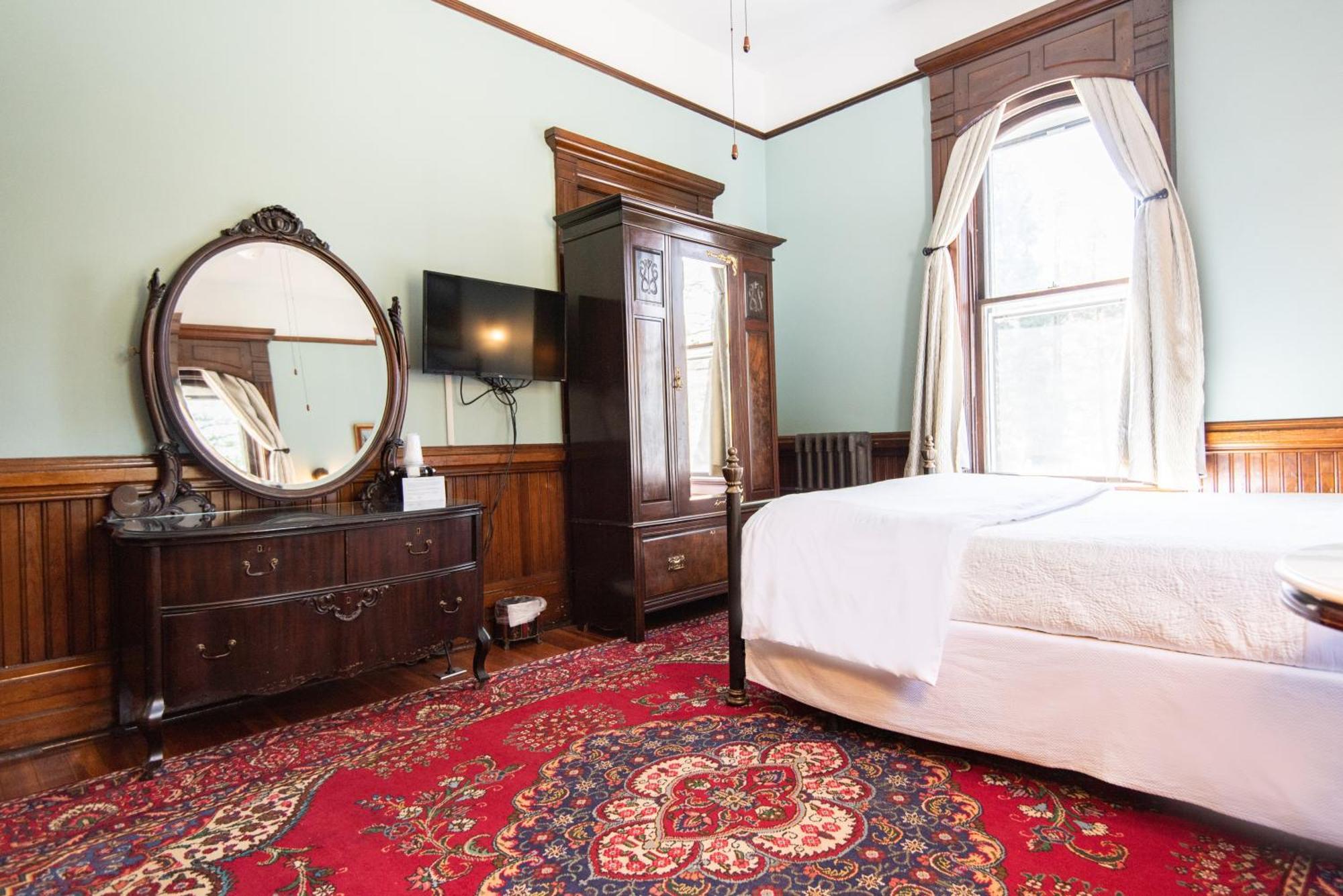 Cedar Crest Inn Asheville Exterior photo