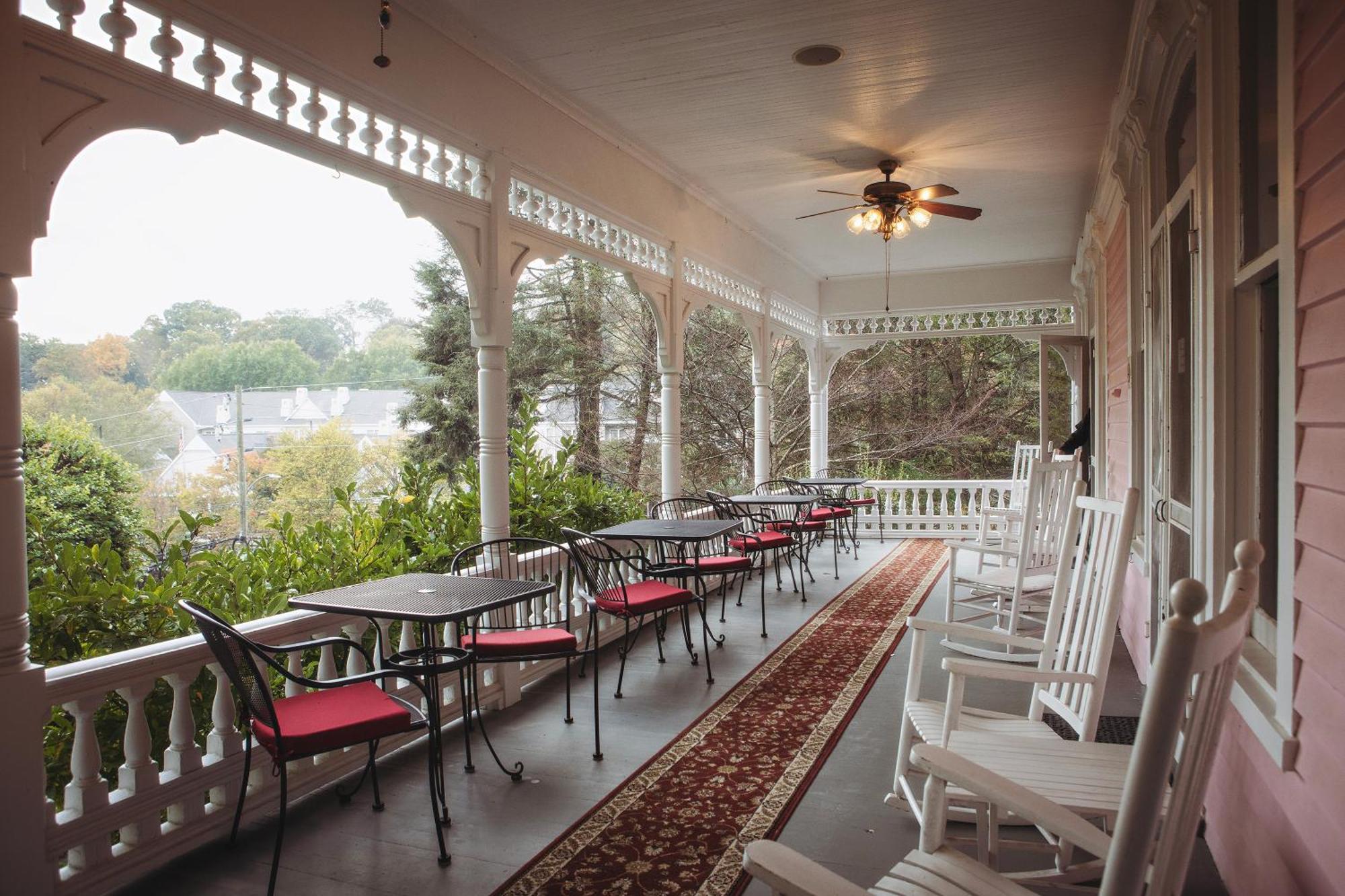 Cedar Crest Inn Asheville Exterior photo