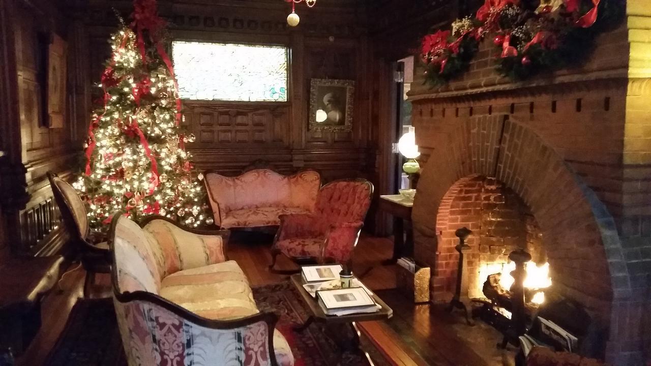 Cedar Crest Inn Asheville Exterior photo