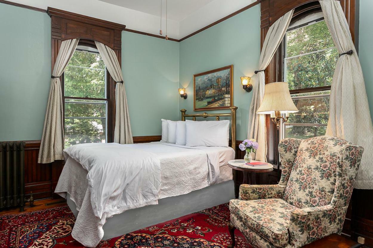 Cedar Crest Inn Asheville Exterior photo